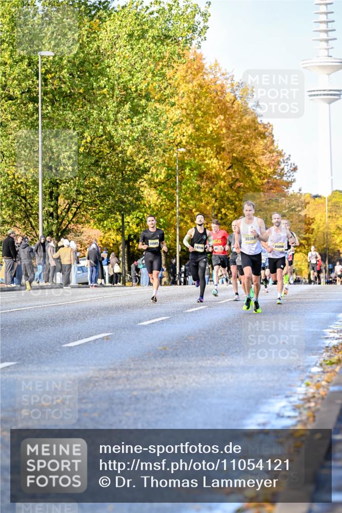 25.10.2026 - hella hamburg halbmarathon Dr. Thomas Lammeyer http://msf.ph/oto/11054121 25.10.2026 10:17:18 Kennedybrücke 10985, 3536, 19706, 35006 meine-sportfotos.de