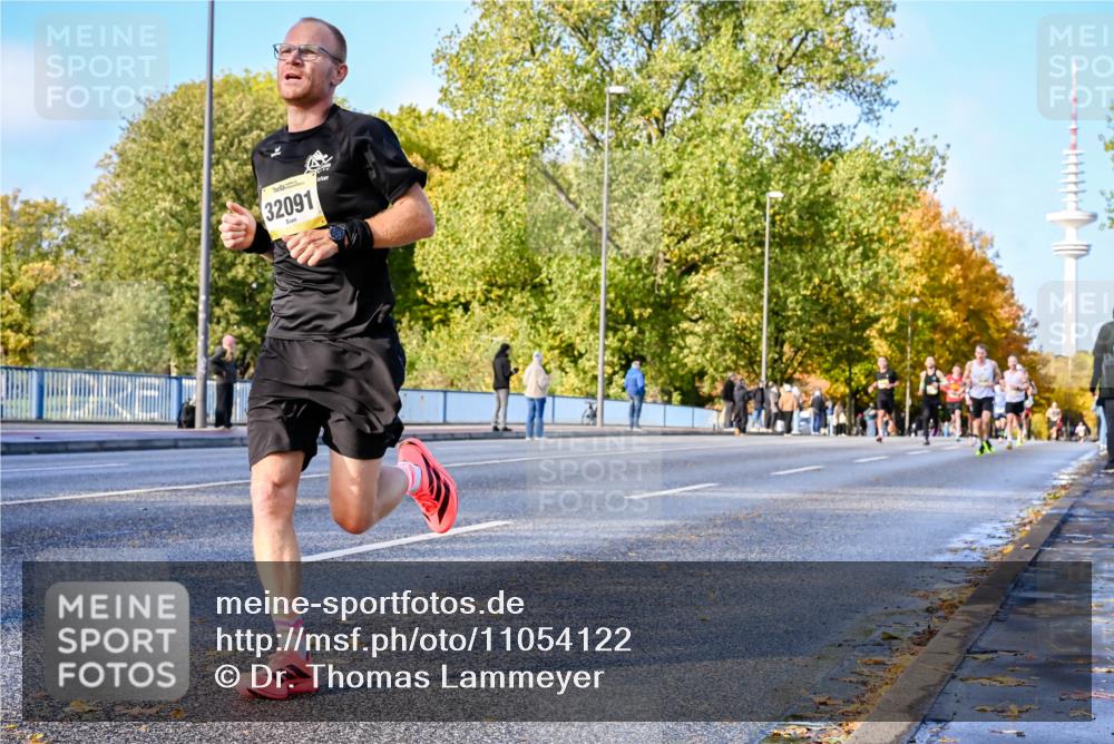 25.10.2026 - hella hamburg halbmarathon Dr. Thomas Lammeyer http://msf.ph/oto/11054122 25.10.2026 10:17:18 Kennedybrücke 32091 meine-sportfotos.de