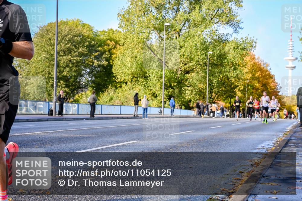 25.10.2026 - hella hamburg halbmarathon Dr. Thomas Lammeyer http://msf.ph/oto/11054125 25.10.2026 10:17:18 Kennedybrücke  meine-sportfotos.de
