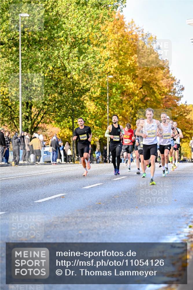 25.10.2026 - hella hamburg halbmarathon Dr. Thomas Lammeyer http://msf.ph/oto/11054126 25.10.2026 10:17:18 Kennedybrücke 10985, 19706, 308, 35367, 35006 meine-sportfotos.de