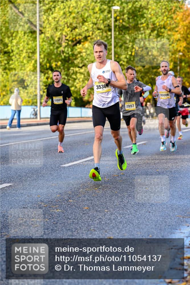 25.10.2026 - hella hamburg halbmarathon Dr. Thomas Lammeyer http://msf.ph/oto/11054137 25.10.2026 10:17:22 Kennedybrücke 10985, 35367, 2997, 35006 meine-sportfotos.de