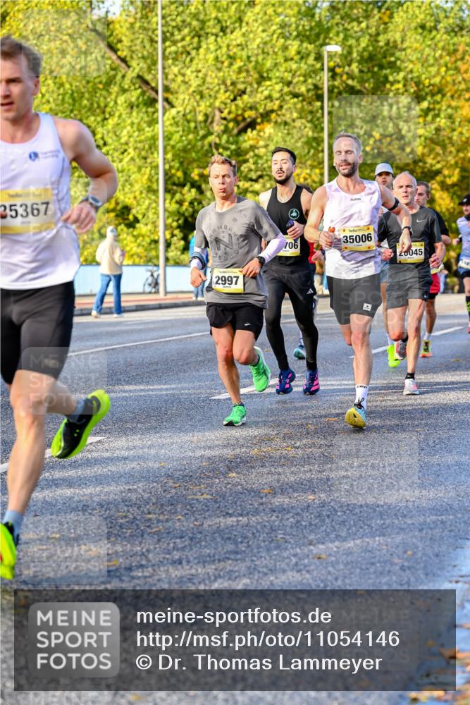 25.10.2026 - hella hamburg halbmarathon Dr. Thomas Lammeyer http://msf.ph/oto/11054146 25.10.2026 10:17:23 Kennedybrücke 25367, 2997, 106, 35006, 26045 meine-sportfotos.de