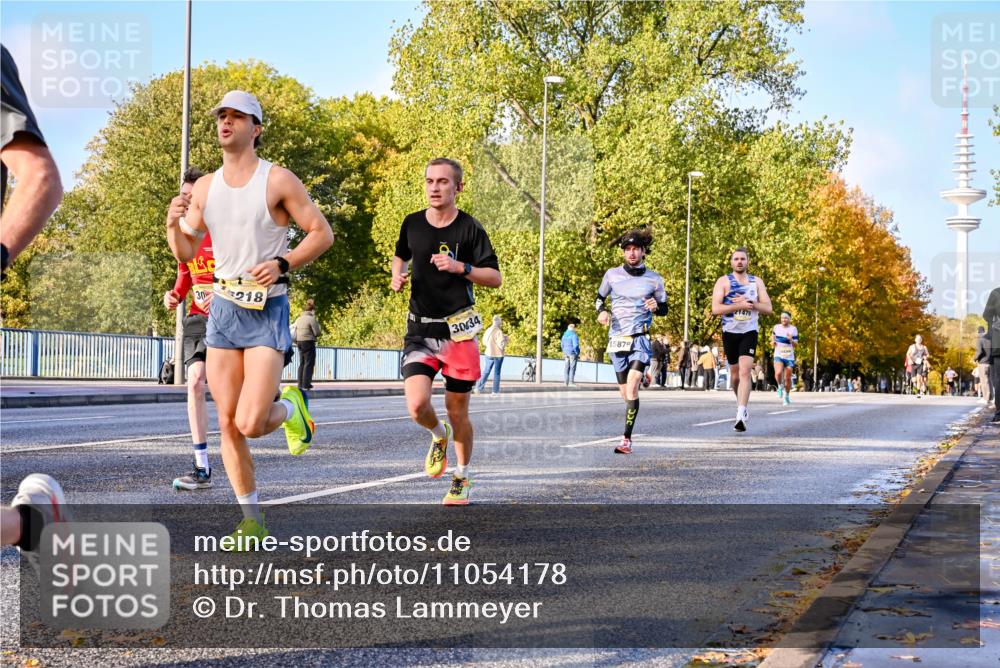25.10.2026 - hella hamburg halbmarathon Dr. Thomas Lammeyer http://msf.ph/oto/11054178 25.10.2026 10:17:26 Kennedybrücke 30, 218, 3034, 5879 meine-sportfotos.de