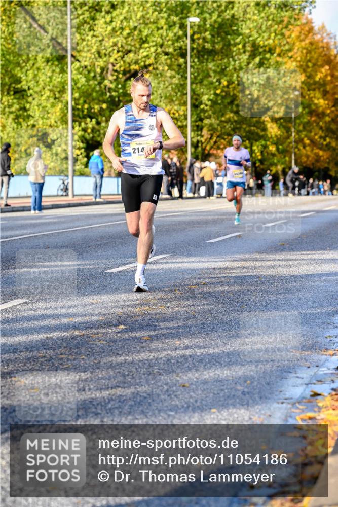 25.10.2026 - hella hamburg halbmarathon Dr. Thomas Lammeyer http://msf.ph/oto/11054186 25.10.2026 10:17:27 Kennedybrücke 214 meine-sportfotos.de