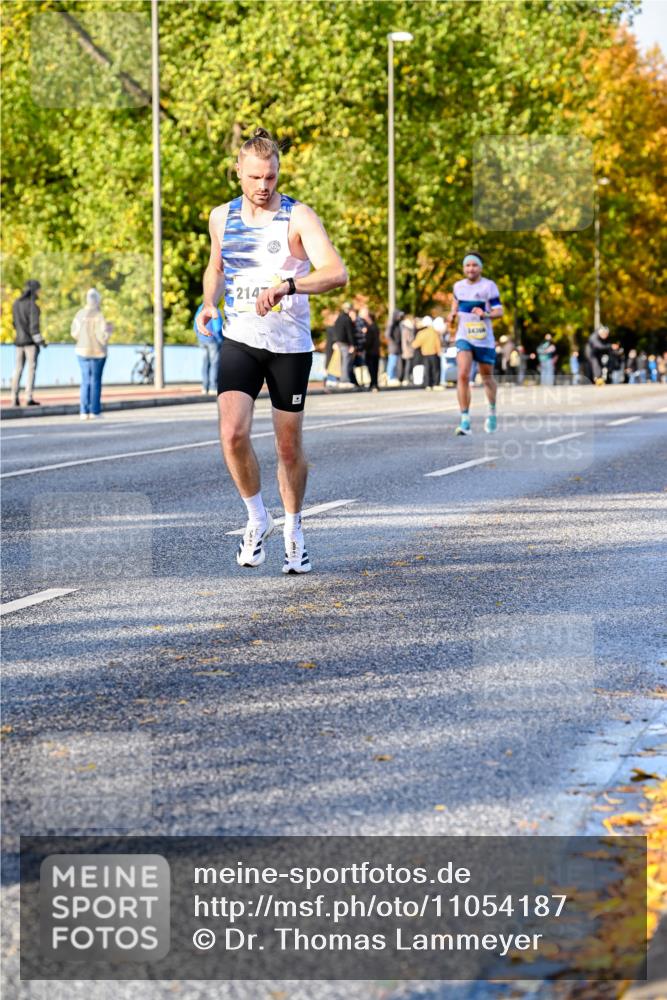 25.10.2026 - hella hamburg halbmarathon Dr. Thomas Lammeyer http://msf.ph/oto/11054187 25.10.2026 10:17:27 Kennedybrücke 2147, 24306 meine-sportfotos.de