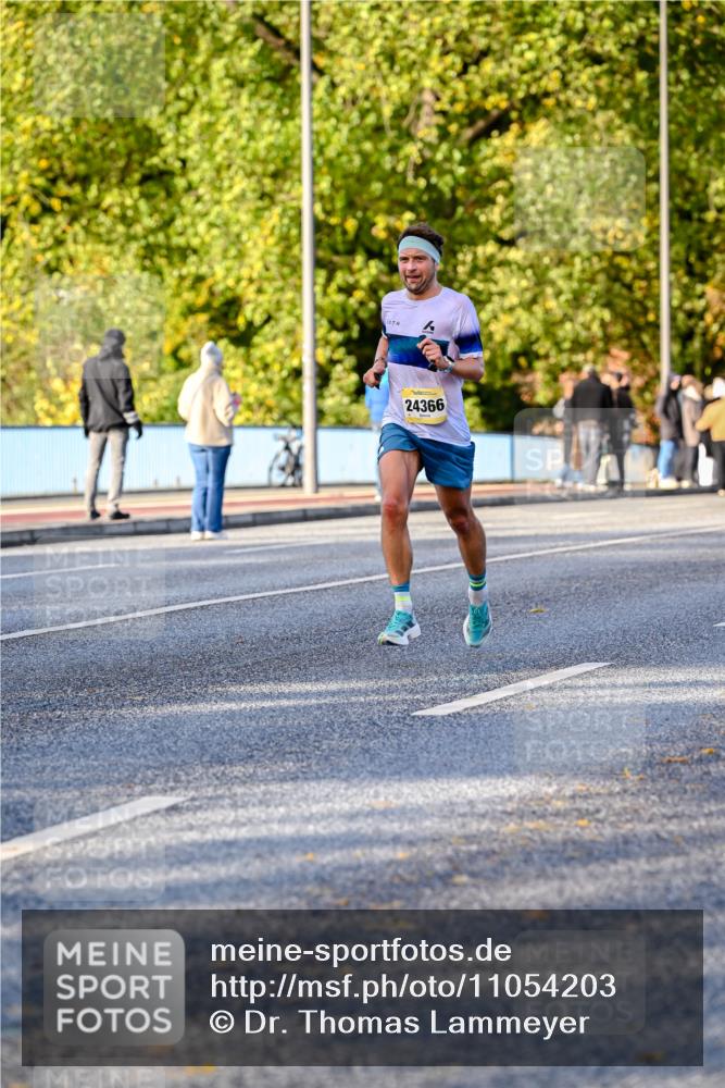 25.10.2026 - hella hamburg halbmarathon Dr. Thomas Lammeyer http://msf.ph/oto/11054203 25.10.2026 10:17:29 Kennedybrücke 10, 24366 meine-sportfotos.de