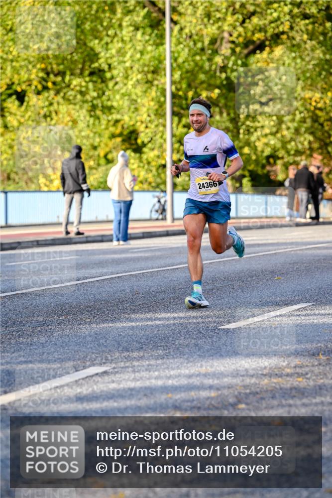 25.10.2026 - hella hamburg halbmarathon Dr. Thomas Lammeyer http://msf.ph/oto/11054205 25.10.2026 10:17:30 Kennedybrücke 24366 meine-sportfotos.de