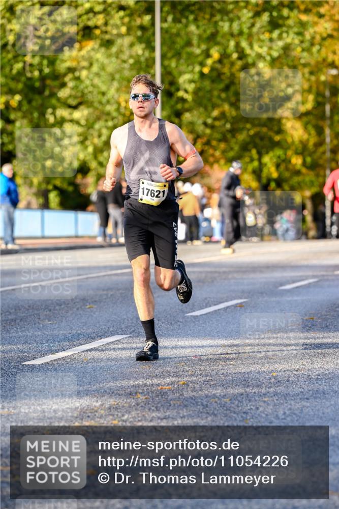 25.10.2026 - hella hamburg halbmarathon Dr. Thomas Lammeyer http://msf.ph/oto/11054226 25.10.2026 10:17:34 Kennedybrücke 17621 meine-sportfotos.de