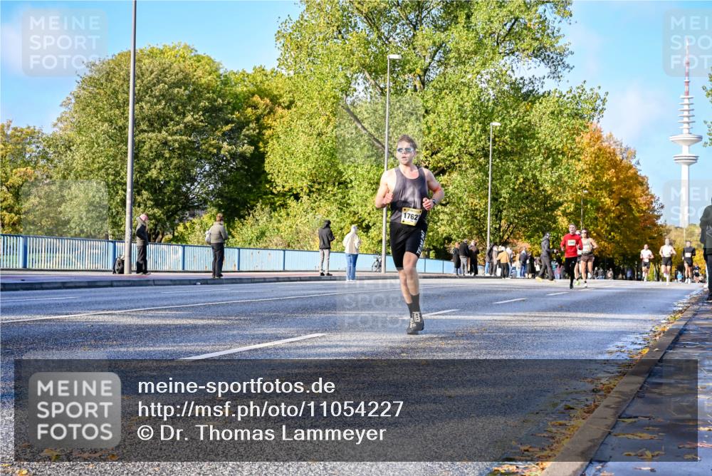 25.10.2026 - hella hamburg halbmarathon Dr. Thomas Lammeyer http://msf.ph/oto/11054227 25.10.2026 10:17:35 Kennedybrücke 17621 meine-sportfotos.de
