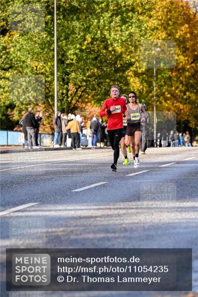 25.10.2026 - hella hamburg halbmarathon Dr. Thomas Lammeyer http://msf.ph/oto/11054235 25.10.2026 10:17:36 Kennedybrücke 007, 864, 35621 meine-sportfotos.de