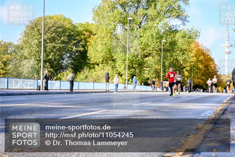 25.10.2026 - hella hamburg halbmarathon Dr. Thomas Lammeyer http://msf.ph/oto/11054245 25.10.2026 10:17:37 Kennedybrücke  meine-sportfotos.de
