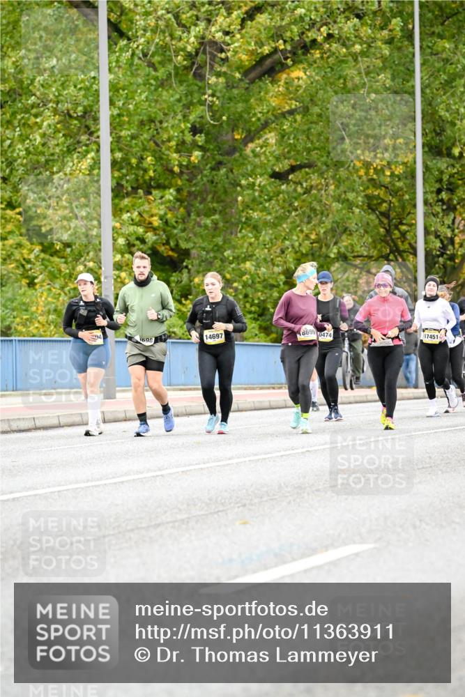 25.10.2026 - hella hamburg halbmarathon Dr. Thomas Lammeyer http://msf.ph/oto/11363911 25.10.2026 12:26:58 Kennedybrücke 14697, 8699, 0474, 17451, 698 meine-sportfotos.de
