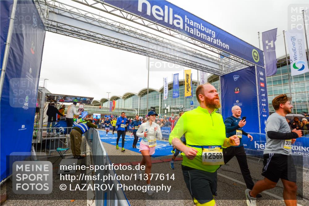 25.10.2026 - hella hamburg halbmarathon LAZAROV Photography http://msf.ph/oto/11377614 25.10.2026 12:27:30 Ziel 36028, 36027, 12569, 21917, 10764, 33758, 13642, 32509, 20179, 32163, 33569, 31755, 18611, 10971, 12190 meine-sportfotos.de