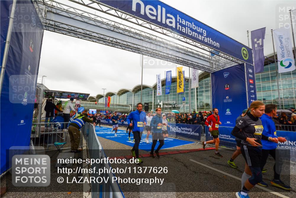 25.10.2026 - hella hamburg halbmarathon LAZAROV Photography http://msf.ph/oto/11377626 25.10.2026 12:27:31 Ziel 36027, 13642, 10764, 21917, 33758, 12569, 20179, 32509, 32163, 33569, 18611, 31755, 10971, 12190, 16275, 35460, 33976, 33922 meine-sportfotos.de