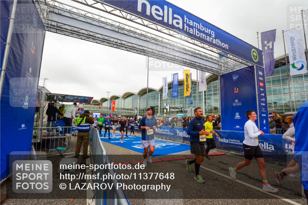 25.10.2026 - hella hamburg halbmarathon LAZAROV Photography http://msf.ph/oto/11377648 25.10.2026 12:27:33 Ziel 31755, 18611, 10971, 12190, 35460, 16275, 33922, 33976, 32081, 9417, 22047 meine-sportfotos.de