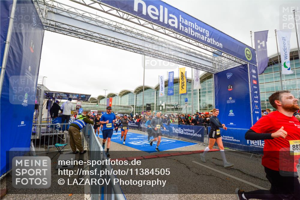 25.10.2026 - hella hamburg halbmarathon LAZAROV Photography http://msf.ph/oto/11384505 25.10.2026 12:26:34 Ziel 1256, 12807, 8836, 23684, 14320, 32049, 34661, 9101, 3879, 24259 meine-sportfotos.de
