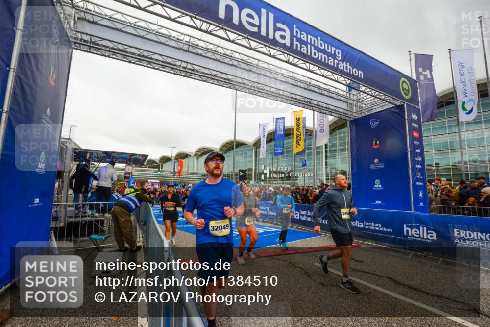 25.10.2026 - hella hamburg halbmarathon LAZAROV Photography http://msf.ph/oto/11384510 25.10.2026 12:26:35 Ziel 8836, 23684, 14320, 32049, 34661, 9101, 24259, 3879, 13954, 6115 meine-sportfotos.de