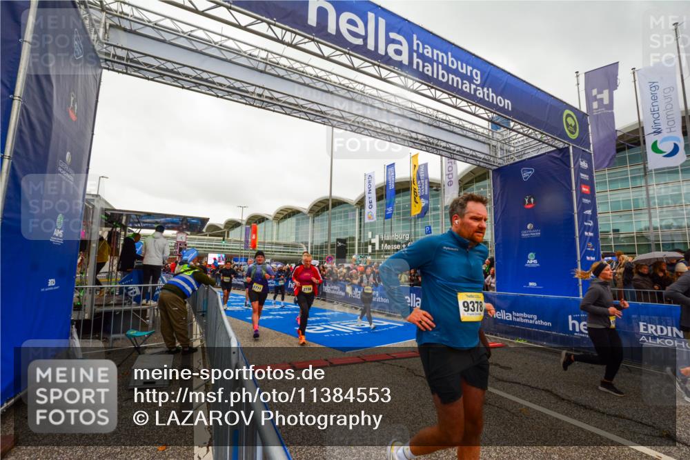 25.10.2026 - hella hamburg halbmarathon LAZAROV Photography http://msf.ph/oto/11384553 25.10.2026 12:26:45 Ziel 33403, 3748, 7859, 3703, 34983, 15918, 15919, 19122, 9378, 23206, 7002, 19123, 1711, 2738, 19136, 6933 meine-sportfotos.de
