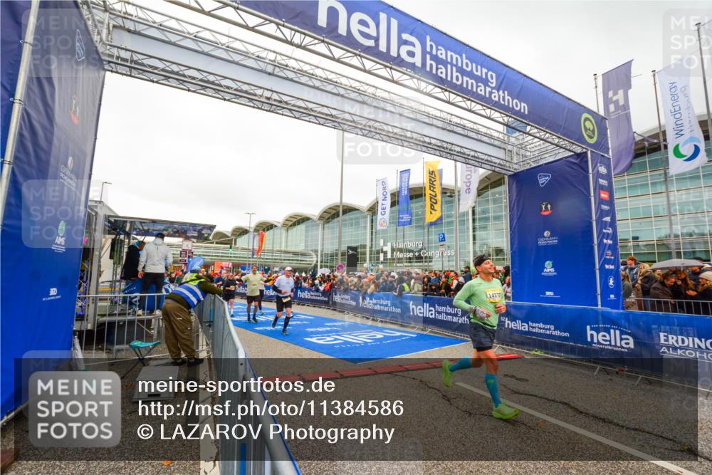 25.10.2026 - hella hamburg halbmarathon LAZAROV Photography http://msf.ph/oto/11384586 25.10.2026 12:26:52 Ziel 22877, 18398, 14377, 8491 meine-sportfotos.de