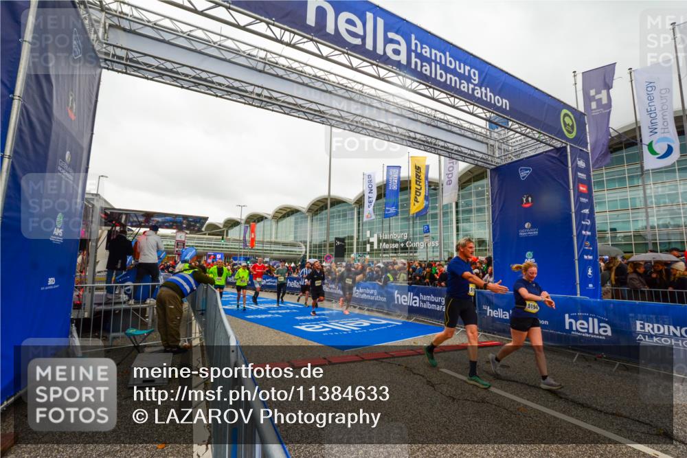 25.10.2026 - hella hamburg halbmarathon LAZAROV Photography http://msf.ph/oto/11384633 25.10.2026 12:27:03 Ziel 33067, 2424, 5195, 5194, 25052, 16104 meine-sportfotos.de