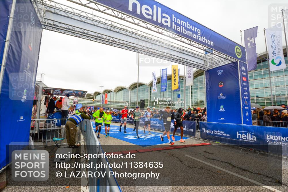 25.10.2026 - hella hamburg halbmarathon LAZAROV Photography http://msf.ph/oto/11384635 25.10.2026 12:27:05 Ziel 5194, 5195, 16104, 25052, 4437, 30282, 17512, 6122, 1133 meine-sportfotos.de