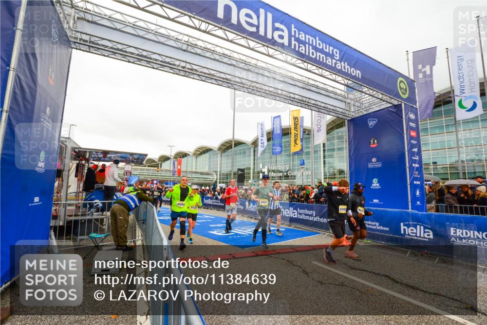 25.10.2026 - hella hamburg halbmarathon LAZAROV Photography http://msf.ph/oto/11384639 25.10.2026 12:27:05 Ziel 5194, 5195, 16104, 25052, 6122, 17512, 4437, 30282, 1133 meine-sportfotos.de