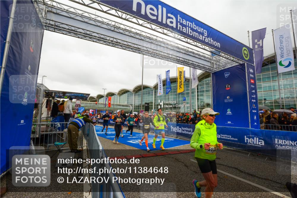 25.10.2026 - hella hamburg halbmarathon LAZAROV Photography http://msf.ph/oto/11384648 25.10.2026 12:27:08 Ziel 6122, 17512, 30282, 4437, 1133, 24271, 24270, 15904, 35501, 20912, 6133, 15607 meine-sportfotos.de