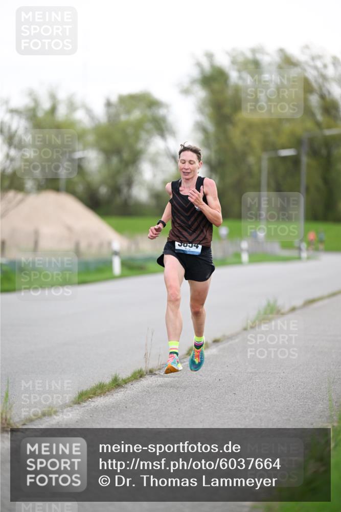 07.04.2024 - 43. Internationalen Wilhelmsburger Insellauf Dr. Thomas Lammeyer http://msf.ph/oto/6037664 07.04.2024 10:22:55 Laufen 5034 meine-sportfotos.de