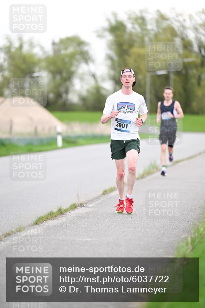 07.04.2024 - 43. Internationalen Wilhelmsburger Insellauf Dr. Thomas Lammeyer http://msf.ph/oto/6037722 07.04.2024 10:23:20 Laufen 3901 meine-sportfotos.de
