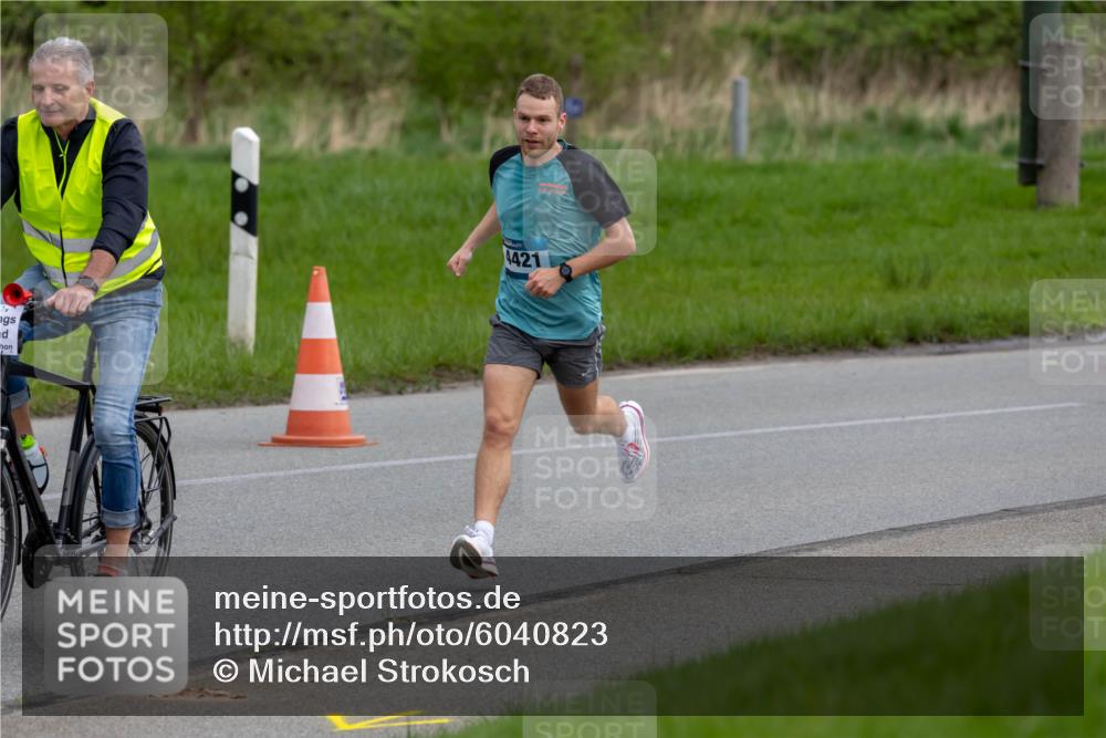 07.04.2024 - 43. Internationalen Wilhelmsburger Insellauf Michael Strokosch http://msf.ph/oto/6040823 07.04.2024 10:18:40 Laufen 4421 meine-sportfotos.de