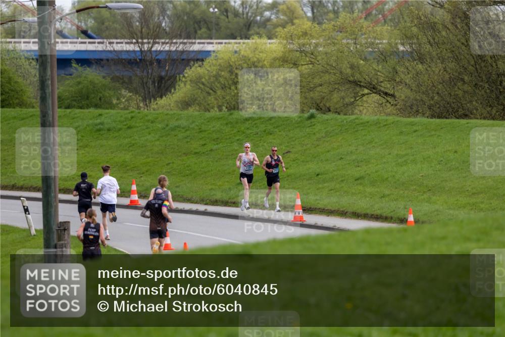 07.04.2024 - 43. Internationalen Wilhelmsburger Insellauf Michael Strokosch http://msf.ph/oto/6040845 07.04.2024 10:19:02 Laufen  meine-sportfotos.de