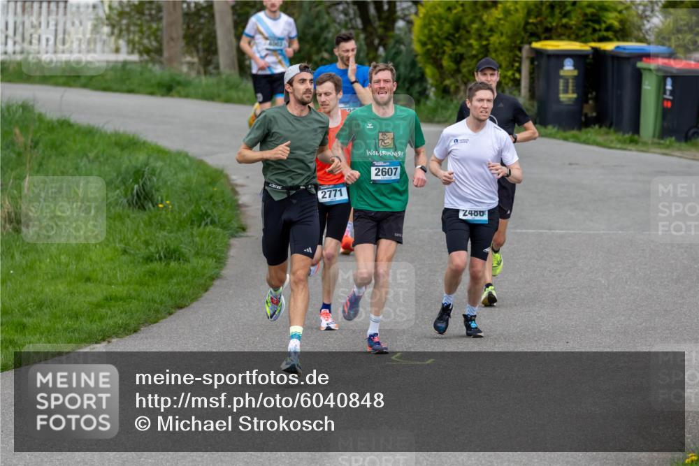 07.04.2024 - 43. Internationalen Wilhelmsburger Insellauf Michael Strokosch http://msf.ph/oto/6040848 07.04.2024 10:19:24 Laufen 2771, 2607, 2400 meine-sportfotos.de