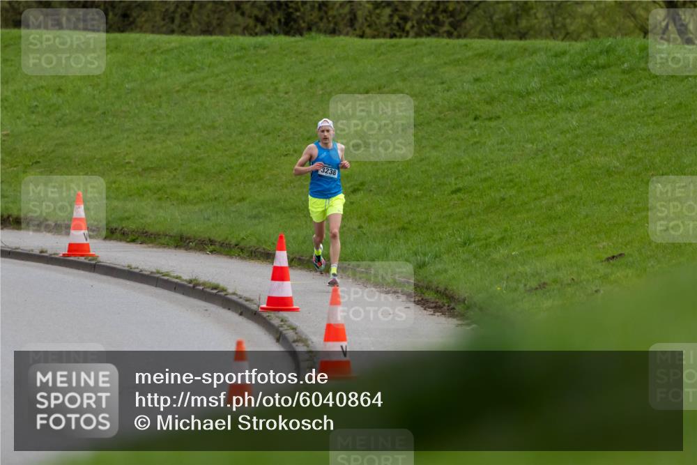 07.04.2024 - 43. Internationalen Wilhelmsburger Insellauf Michael Strokosch http://msf.ph/oto/6040864 07.04.2024 10:19:44 Laufen 3238 meine-sportfotos.de