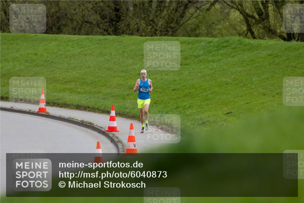 07.04.2024 - 43. Internationalen Wilhelmsburger Insellauf Michael Strokosch http://msf.ph/oto/6040873 07.04.2024 10:19:45 Laufen 3238 meine-sportfotos.de