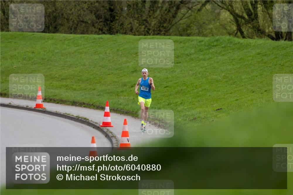 07.04.2024 - 43. Internationalen Wilhelmsburger Insellauf Michael Strokosch http://msf.ph/oto/6040880 07.04.2024 10:19:46 Laufen 3238 meine-sportfotos.de