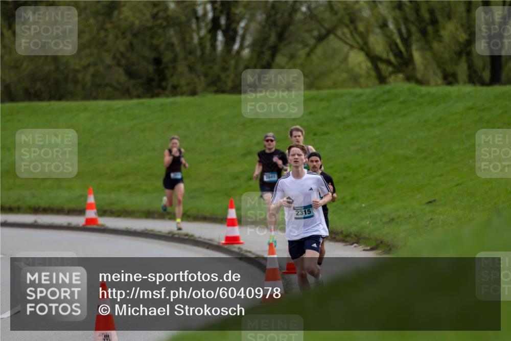 07.04.2024 - 43. Internationalen Wilhelmsburger Insellauf Michael Strokosch http://msf.ph/oto/6040978 07.04.2024 10:20:27 Laufen 3641, 2315 meine-sportfotos.de