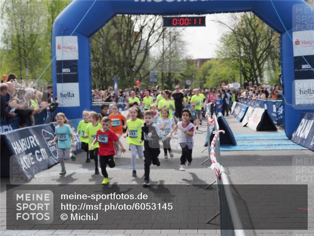 07.04.2024 - 43. Internationalen Wilhelmsburger Insellauf MichiJ http://msf.ph/oto/6053145 07.04.2024 13:04:35 Laufen 1073, 706, 1130, 593, 0, 00, 11 meine-sportfotos.de