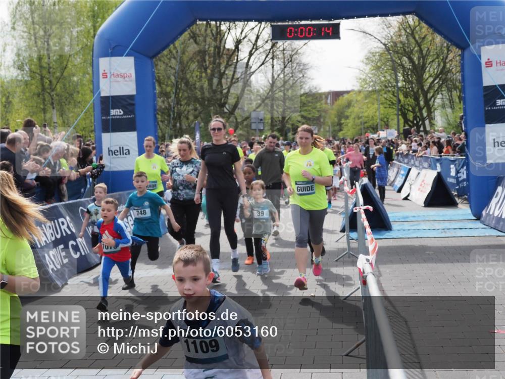 07.04.2024 - 43. Internationalen Wilhelmsburger Insellauf MichiJ http://msf.ph/oto/6053160 07.04.2024 13:04:39 Laufen 10, 748, 1109, 39, 0, 00, 14 meine-sportfotos.de