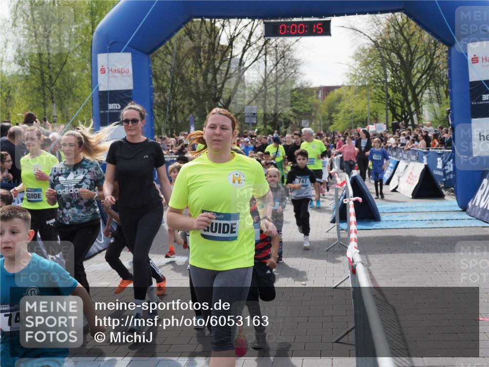 07.04.2024 - 43. Internationalen Wilhelmsburger Insellauf MichiJ http://msf.ph/oto/6053163 07.04.2024 13:04:40 Laufen 748, 0, 00, 15, 747, 1344 meine-sportfotos.de