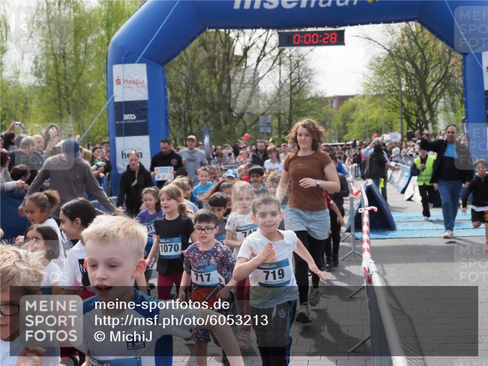 07.04.2024 - 43. Internationalen Wilhelmsburger Insellauf MichiJ http://msf.ph/oto/6053213 07.04.2024 13:04:53 Laufen 315, 1070, 717, 742, 719, 0, 00, 28, 3107, 3108 meine-sportfotos.de