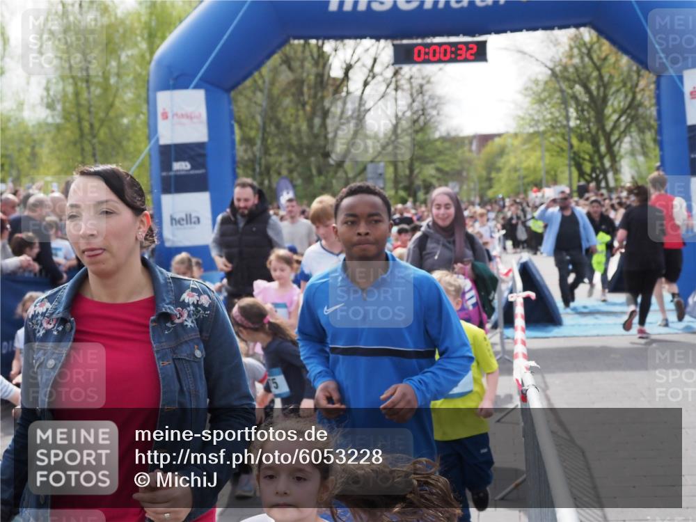 07.04.2024 - 43. Internationalen Wilhelmsburger Insellauf MichiJ http://msf.ph/oto/6053228 07.04.2024 13:04:56 Laufen 0, 00, 32, 3107, 3108 meine-sportfotos.de