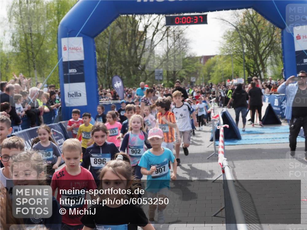 07.04.2024 - 43. Internationalen Wilhelmsburger Insellauf MichiJ http://msf.ph/oto/6053250 07.04.2024 13:05:01 Laufen 760, 733, 103, 895, 896, 902, 299, 907, 0, 00, 37 meine-sportfotos.de