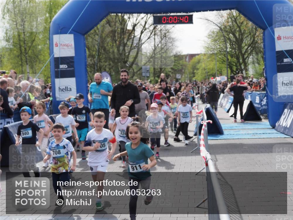 07.04.2024 - 43. Internationalen Wilhelmsburger Insellauf MichiJ http://msf.ph/oto/6053263 07.04.2024 13:05:04 Laufen 940, 91, 927, 708, 39, 05, 326, 932, 911, 0, 00, 40, 654 meine-sportfotos.de