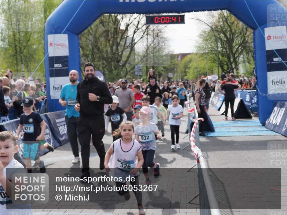 07.04.2024 - 43. Internationalen Wilhelmsburger Insellauf MichiJ http://msf.ph/oto/6053267 07.04.2024 13:05:05 Laufen 0, 0, 935, 927, 326, 932, 0, 00, 41, 5 meine-sportfotos.de