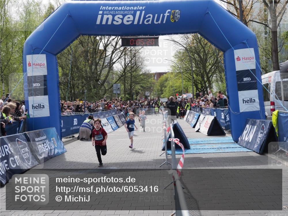 07.04.2024 - 43. Internationalen Wilhelmsburger Insellauf MichiJ http://msf.ph/oto/6053416 07.04.2024 13:09:44 Laufen 1060, 0, 05, 20, 2, 30, 66, 70, 343, 440, 590, 748, 1060 meine-sportfotos.de