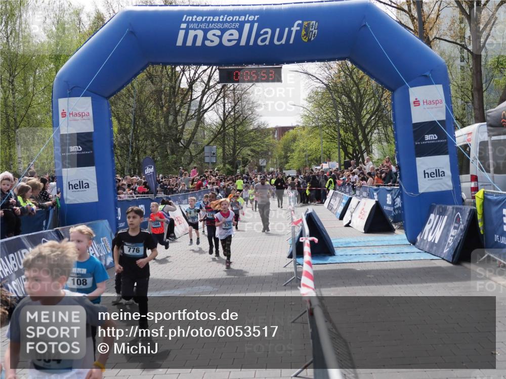 07.04.2024 - 43. Internationalen Wilhelmsburger Insellauf MichiJ http://msf.ph/oto/6053517 07.04.2024 13:10:18 Laufen 40, 604, 108, 776, 0, 05, 53, 1086, 330, 32, 290, 305, 340, 447, 594, 599, 600, 715, 730, 762, 768, 914, 916, 1086 meine-sportfotos.de