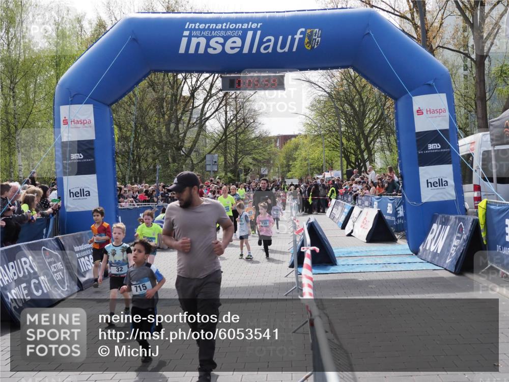 07.04.2024 - 43. Internationalen Wilhelmsburger Insellauf MichiJ http://msf.ph/oto/6053541 07.04.2024 13:10:24 Laufen 32, 715, 730, 89, 129, 179, 290, 305, 340, 447, 594, 599, 655, 730, 762, 768, 900, 903, 910, 914, 916, 918, 945 meine-sportfotos.de