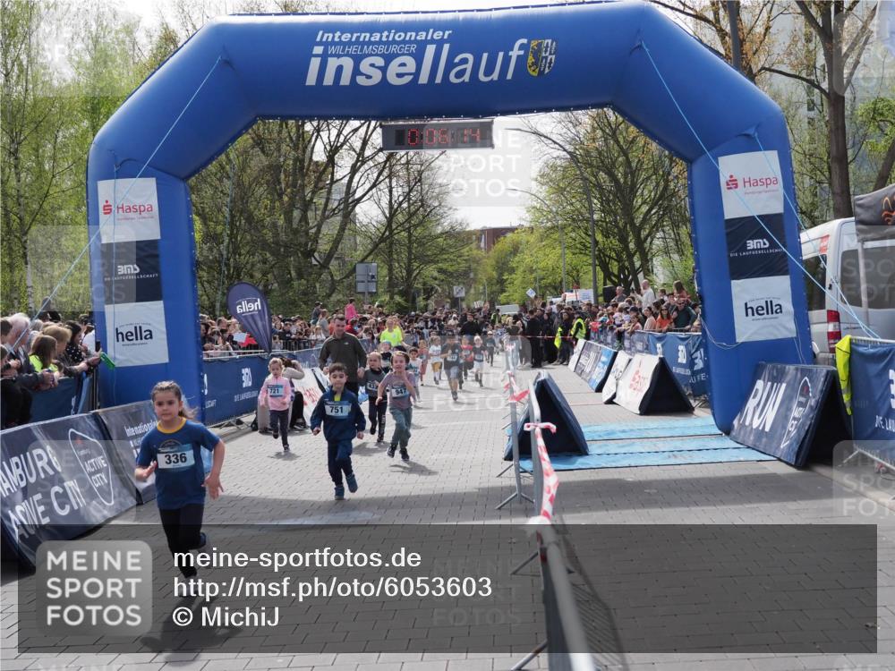 07.04.2024 - 43. Internationalen Wilhelmsburger Insellauf MichiJ http://msf.ph/oto/6053603 07.04.2024 13:10:39 Laufen 336, 1721, 751, 947, 26, 37, 304, 334, 367, 411, 433, 631, 711, 720, 721, 732, 738, 744, 750, 751, 894, 925, 947, 952, 956, 957, 1075 meine-sportfotos.de