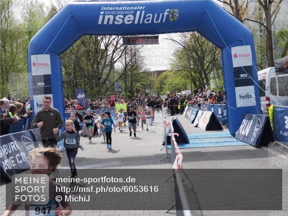 07.04.2024 - 43. Internationalen Wilhelmsburger Insellauf MichiJ http://msf.ph/oto/6053616 07.04.2024 13:10:41 Laufen 433, 947, 956, 732, 631, 744, 26, 37, 304, 334, 367, 411, 433, 631, 692, 711, 720, 721, 727, 732, 738, 744, 750, 759, 894, 909, 915, 925, 947, 952, 956, 957, 1075 meine-sportfotos.de