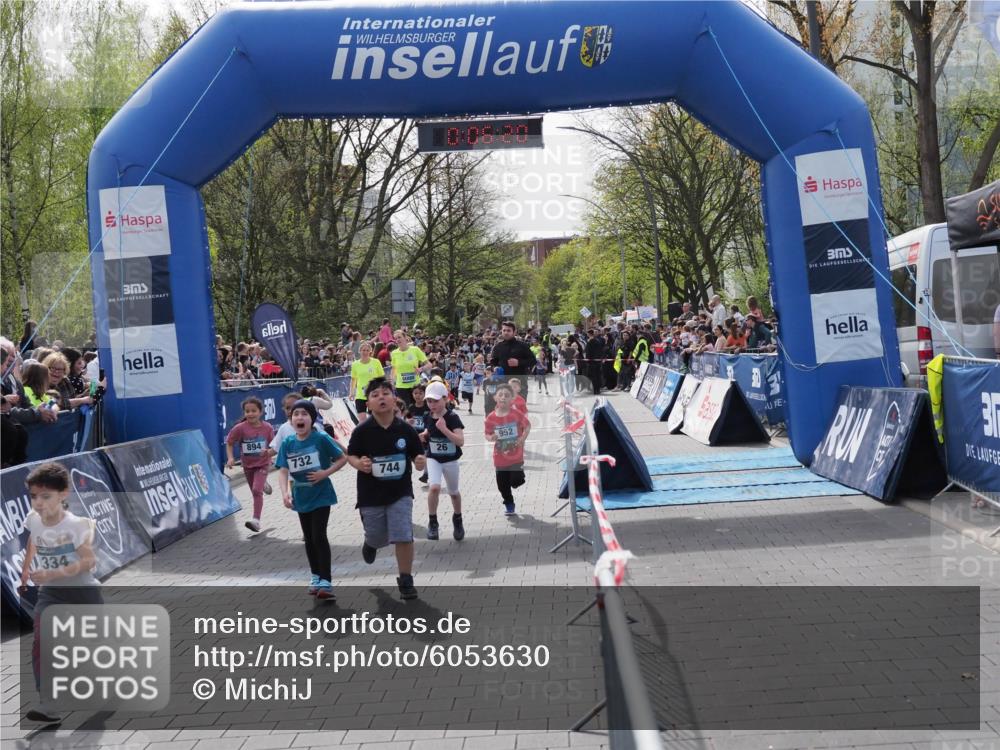 07.04.2024 - 43. Internationalen Wilhelmsburger Insellauf MichiJ http://msf.ph/oto/6053630 07.04.2024 13:10:44 Laufen 334, 894, 0, 06, 20, 952, 732, 26, 744, 3, 26, 37, 81, 304, 329, 367, 411, 598, 631, 692, 711, 720, 727, 738, 759, 760, 894, 904, 909, 915, 925, 952, 956, 957, 1075 meine-sportfotos.de